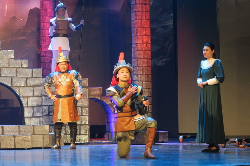 Đoàn kịch nói Hải Phòng hợp luyện vở kịch kinh điển “Macbeth”.