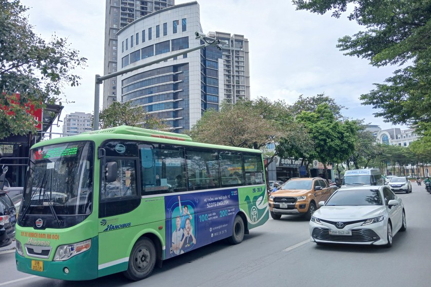 Hệ thống camera giám sát giao thông đang được triển khai tại Hà Nội. (Ảnh: Quang - Hải) 