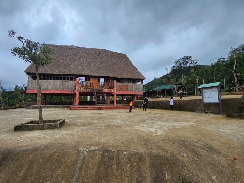 Các công trình công cộng tại một khu TĐC.
