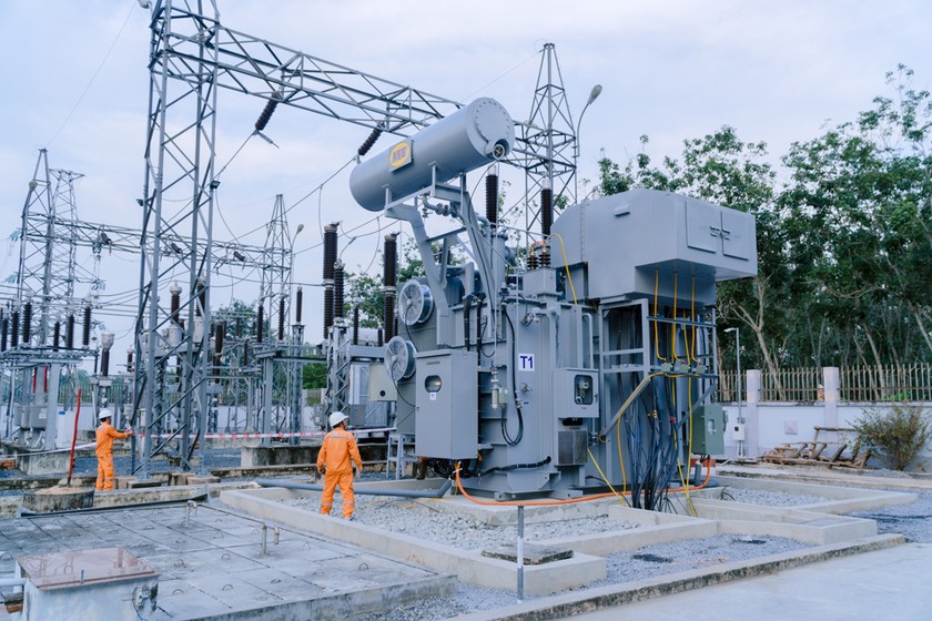 Kiểm tra các thiết bị trước khi đóng điện máy biến áp T1, Trạm biến áp 110kV Thạch Đức, Gò Dầu, Tây Ninh. (Ảnh minh họa: EVN)