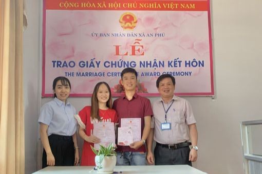 Khi tiếp nhận yêu cầu đăng ký kết hôn, cơ quan đăng ký hộ tịch không yêu cầu nộp Giấy xác nhận tình trạng hôn nhân. (Ảnh minh họa: Thanh Hương/binhphuoc.gov.vn)