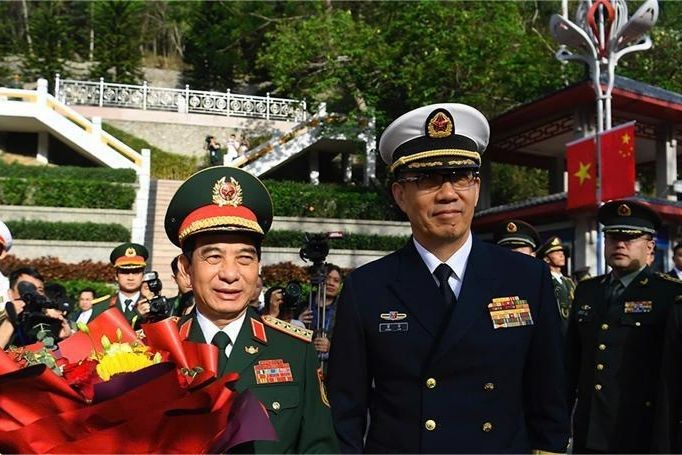 Bộ trưởng Phan Văn Giang và Bộ trưởng Đổng Quân. 