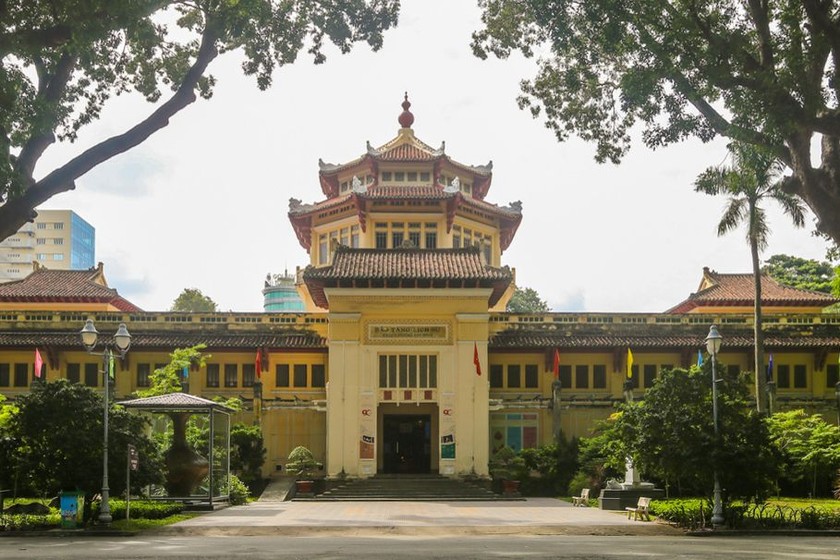 Bảo tàng Lịch sử thành phố Hồ Chí Minh là một trong những bảo tàng lớn và lâu đời nhất tại Việt Nam. 