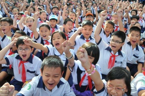 Tạo môi trường để các em học sinh được vui chơi lành mạnh; rèn luyện kỹ năng sống, tham gia các hoạt động ngoại ngữ, văn hóa, nghệ thuật, thể dục thể thao, phát triển thể chất. (Ảnh minh họa)