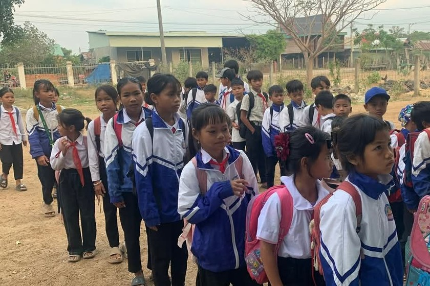 Học sinh Trường Tiểu học và THCS Đinh Núp (xã Pờ Tó, huyện Ia Pa, tỉnh Gia Lai). (Ảnh: Đ.Tùng)