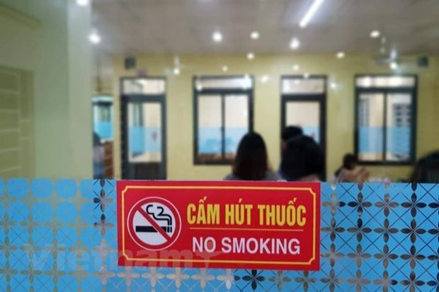 Việt Nam cần có chính sách tăng mạnh thuế thuốc lá và tăng đều liên tục qua các năm để đạt mục tiêu kép vừa tăng doanh thu thuế từ thuốc lá vừa giảm được mức tiêu dùng thuốc lá trong cộng đồng.
