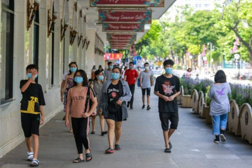 Người dân nên đeo khẩu trang khi đến cơ sở y tế, nơi đông người hoặc trên phương tiện công cộng.