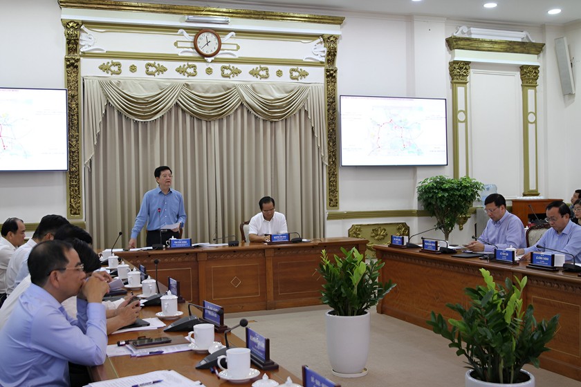 Phó Thủ tướng Mai Văn Chính chủ trì cuộc làm việc về DA VĐ3 TP HCM.
