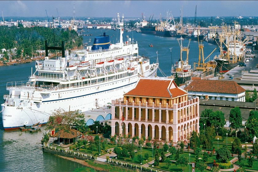 Bến Nhà Rồng là một địa chỉ thu hút nhiều du khách.