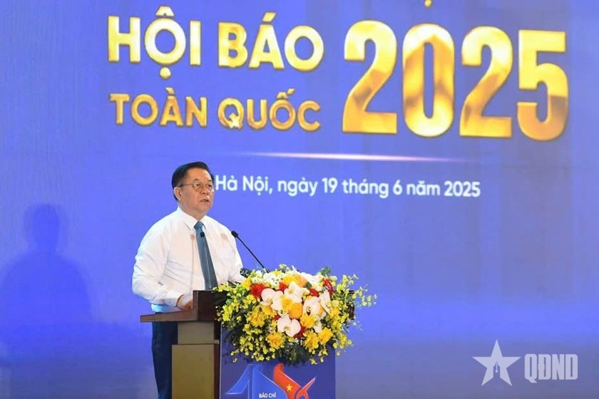 Đồng chí Nguyễn Trọng Nghĩa, Ủy viên Bộ Chính trị, Bí thư Trung ương Đảng, Trưởng ban Tuyên giáo và Dân vận Trung ương phát biểu. (Ảnh: QĐND)