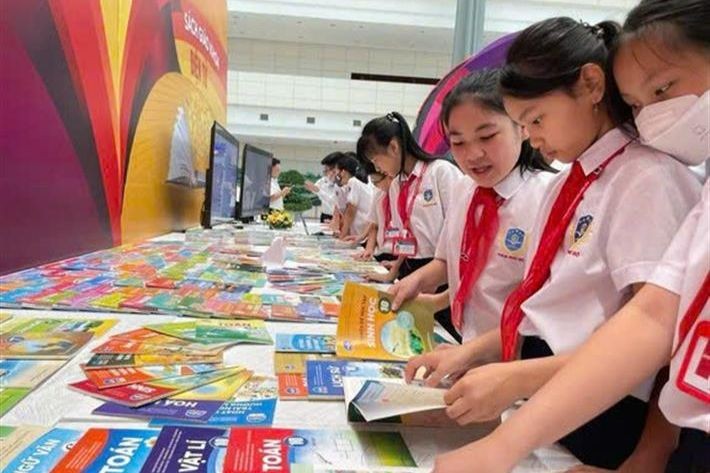  Không xáo trộn sách giáo khoa khi thay đổi địa giới hành chính vào 1/7 tới. (Ảnh minh họa: MOET)