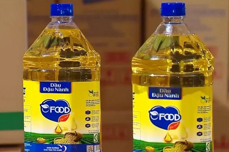 Dầu thực vật để làm thức ăn chăn nuôi (Ảnh: VTV)
