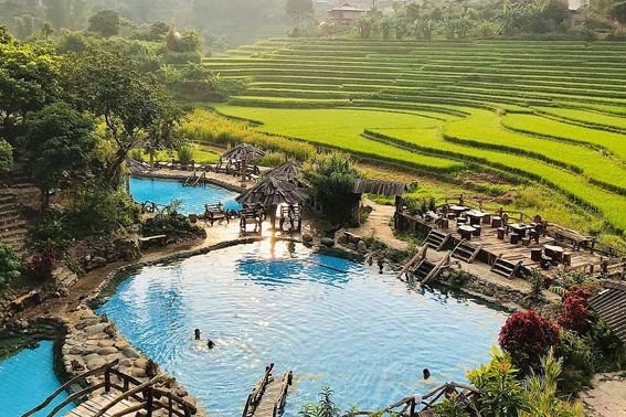 Suối khoáng Trạm Tấu (Yên Bái) giúp cải thiện sức khỏe khiến nhiều du khách trong và ngoài nước yêu thích. (Ảnh: Nguyễn Thu Phương)
