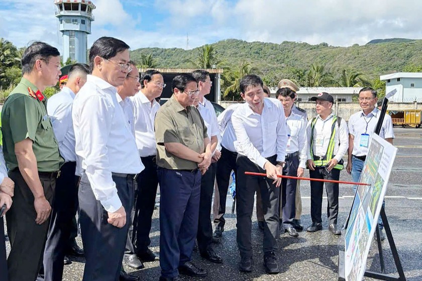 Thủ tướng Phạm Minh Chính và Đoàn công tác trong chuyến thăm Côn Đảo hồi tháng 5/2025.