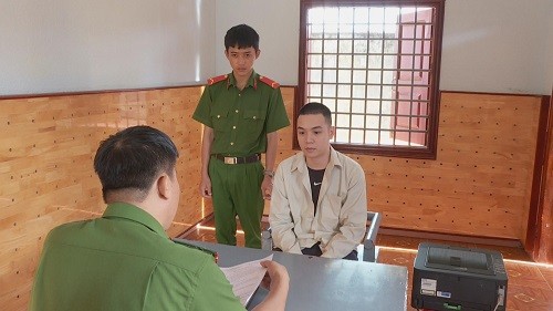 Đối tượng Vũ Duy Sơn tại cơ quan điều tra.