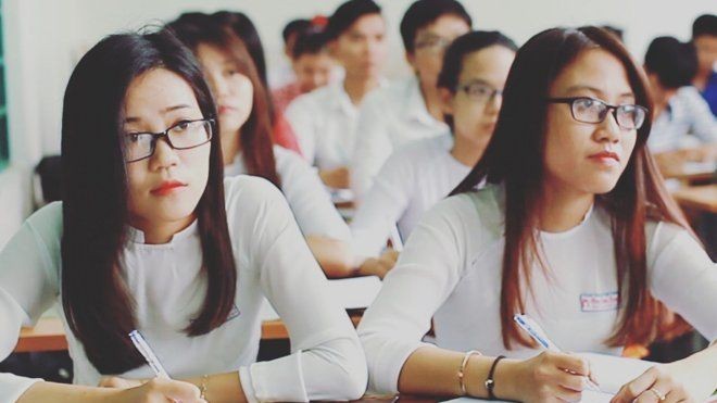 Sinh viên sau khi tốt nghiệp trường sư phạm đi dạy ở trung tâm có phải bồi hoàn học phí không?