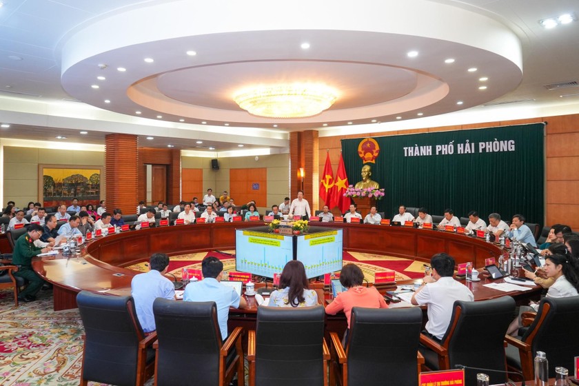 Quang cảnh phiên họp thường kỳ tháng 3/2024