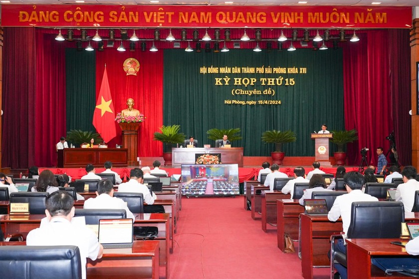 Quang cảnh kỳ họp thứ 15.