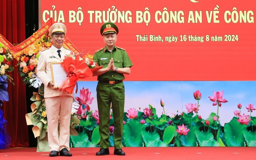 Đại tá Trần Xuân Ánh nhận quyết định bổ nhiệm làm Giám đốc Công an tỉnh Thái Bình. 