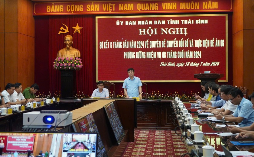 Phó Chủ tịch UBND tỉnh Thái Bình Phạm Văn Nghiêm phát biểu trong Hội nghị Sơ kết 6 tháng đầu năm 2024 về chuyển đổi số.