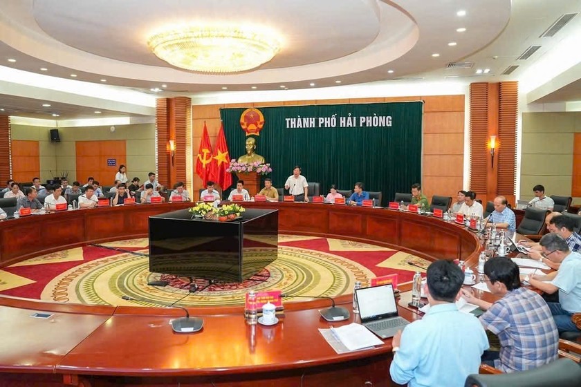 Quang cảnh cuộc họp.