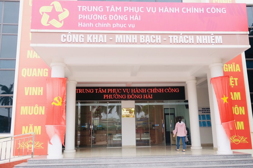 Trung tâm phục vụ hành chính công phường Đông Hải. 