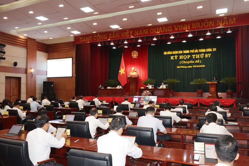 Quang cảnh Kỳ họp thứ 27. 