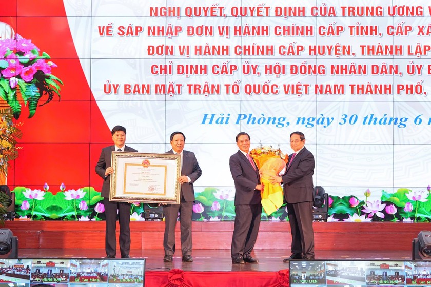 Thủ tướng Phạm Minh Chính gửi gắm TP Hải Phòng (mới) 12 chữ 'Đoàn kết, giàu mạnh, hiện đại, văn minh, phồn vinh và hạnh phúc' ảnh 4