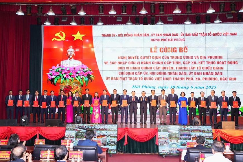 Thủ tướng Phạm Minh Chính gửi gắm TP Hải Phòng (mới) 12 chữ 'Đoàn kết, giàu mạnh, hiện đại, văn minh, phồn vinh và hạnh phúc' ảnh 3