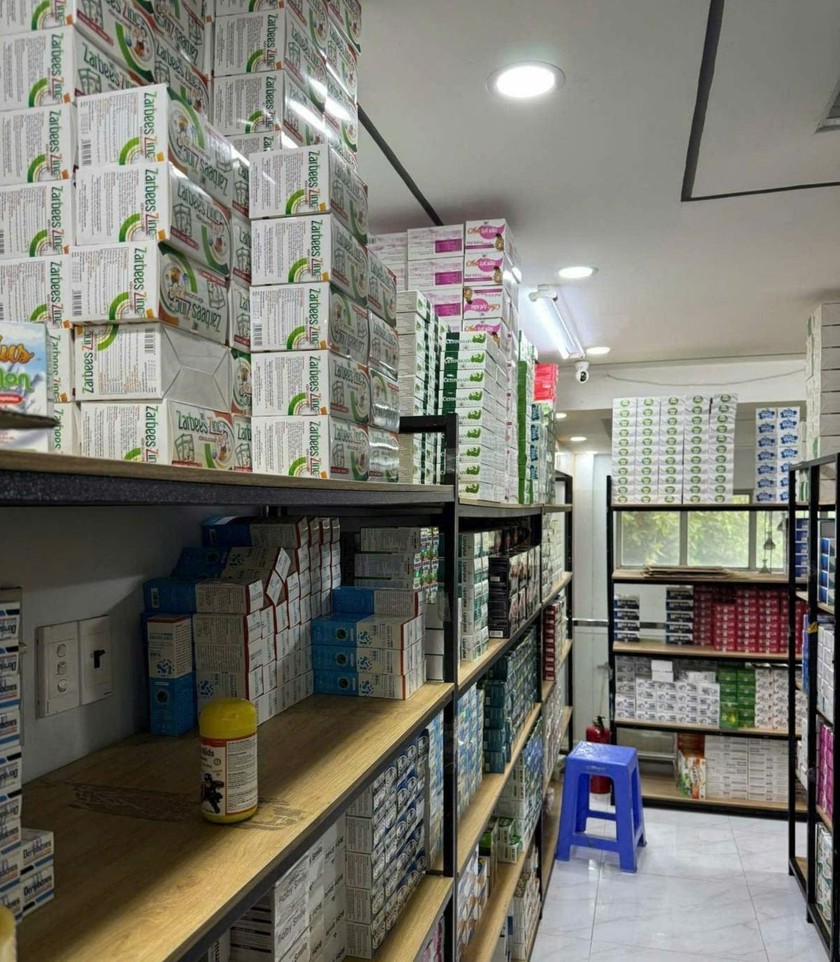 Khám xét trụ sở công ty TNHH Sức khỏe xanh Natural Care, công an phát hiện, thu giữ thêm hàng ngàn hộp thực phẩm chức năng nghi giả chưa được tiêu hủy (Ảnh: CACC).