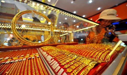 Giá vàng trong nước thoát khỏi chạm đáy trong phiên giao dịch cuối tuần