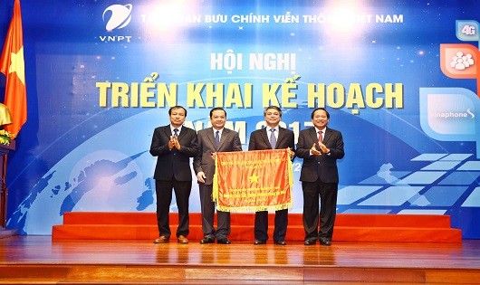 Với những kết quả xuất sắc đã đạt được trong năm 2016, VNPT đã vinh dự nhận Cờ thi đua của Chính phủ