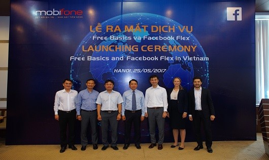 Đại diện MobiFone và Facebook tại Lễ công bố dịch vụ Free Basics và Facebook Flex.