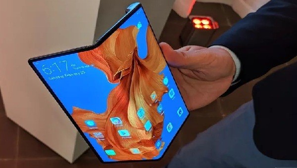 Điện thoại gập Huawei Mate X đã thu hút nhiều sự chú ý ở Triển lãm di động MWC 2019 vừa qua