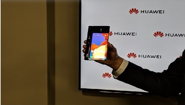 Chiếc điện thoại màn hình gập Mate X (5G) sẽ được Huawei bán ra thị trường  vào tháng 9/2019