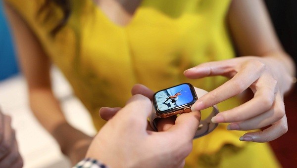 Viettel là nhà mạng đầu tiên và duy nhất tại Việt Nam cung cấp eSIM trên Apple Watch. 