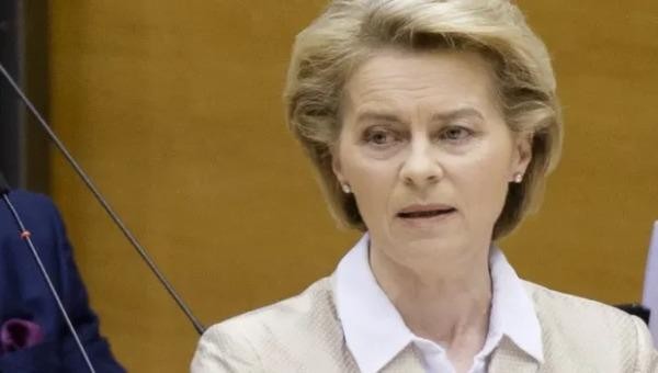 Ursula von der Leyen, Chủ tịch của Ủy ban châu Âu, phát biểu tại Quốc hội châu Âu ngày 16/4. Ảnh: Getty Images