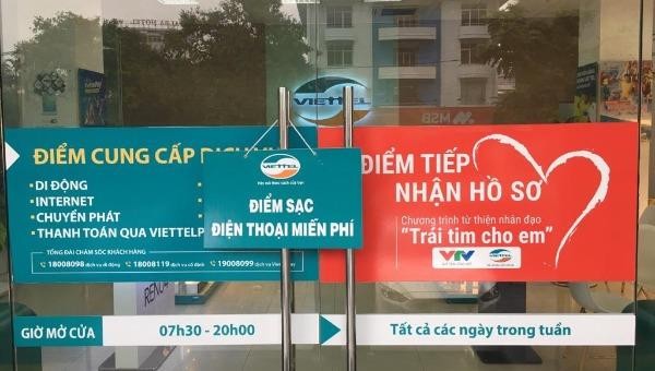 Viettel bố trí hơn 600 điểm sạc điện thoại miễn phí tại các tỉnh miền Trung.