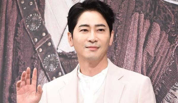 Kang Ji Hwan thừa nhận mọi cáo buộc trong vụ tấn công tình dục