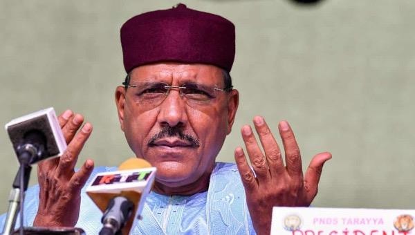 Tổng thống Mohamed Bazoum đã tuyên bố ba ngày quốc tang dành cho các nạn nhân trong vụ tấn công.