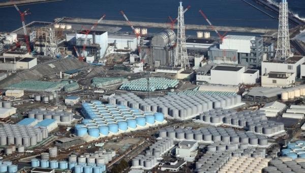 Những bể chứa nước thải hạt nhân tại nhà máy điện Fukushima số 1.