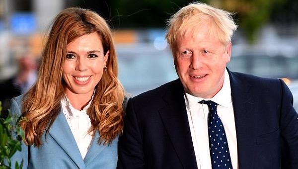 Boris Johnson và Carrie Symonds.