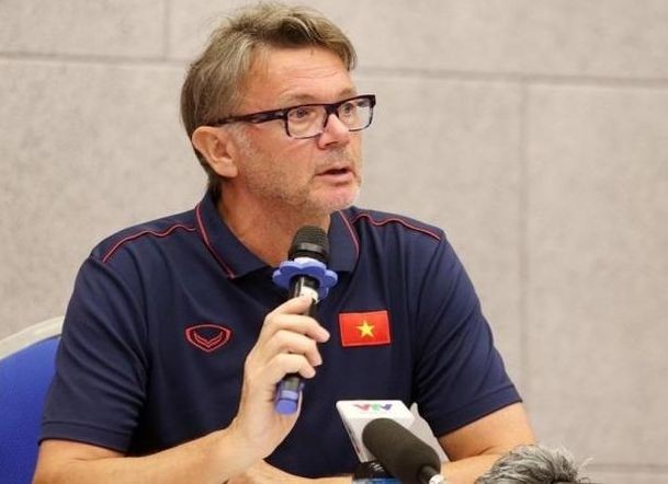 HLV Philippe Troussier thay thế HLV Park Hang-seo dẫn dắt đội tuyển Việt Nam. 