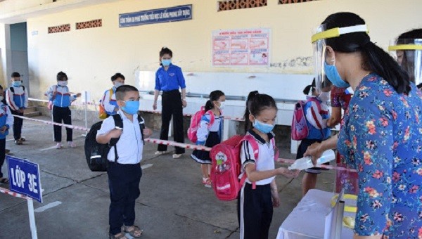 Sáng nay (11/5) các học sinh mầm non và tiểu học chính thức quay trở lại trường. Ảnh: minh họa
