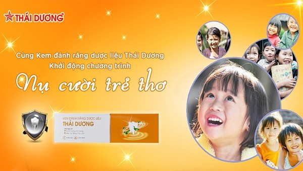 Phần quà dành tặng mỗi cán bộ, giáo viên là 01 hộp kem đánh răng dược liệu Thái Dương (100g), trị giá 45.000đ và mỗi học sinh là 01 hộp kem đánh răng dược liệu Thái Dương (20g), trị giá 15.000đ