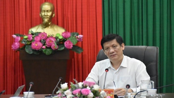Bộ trưởng Bộ Y tế phát biểu trong cuộc họp. Ảnh: Khôi Nguyễn
