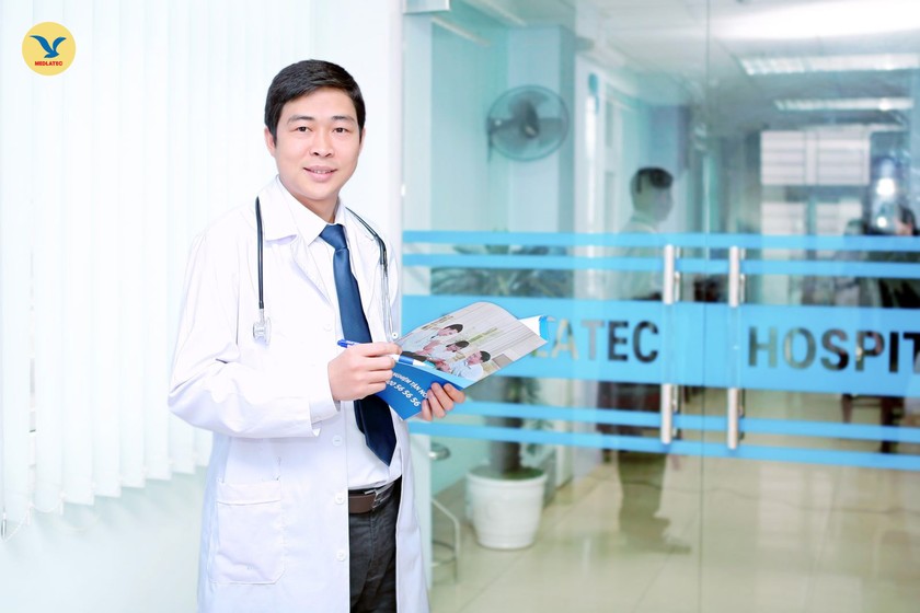 BSCKI. Bùi Văn Hải - Phó Giám đốc Phòng khám Đa khoa MEDLATEC Tây Hồ đã đồng hành cùng các cộng sự thực hiện hàng nghìn ca cấp cứu thành công tại MEDLATEC.