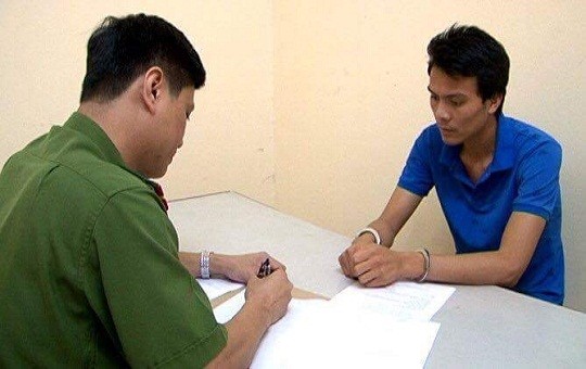 Lục Đức Hưng đang bị thẩm vấn