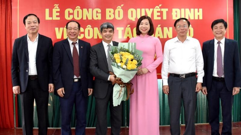 Lễ trao quyết định về công tác cán bộ của Học viện.