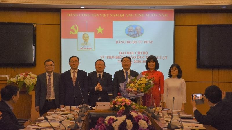 Chi ủy Vụ Phổ biến, giáo dục pháp luật nhiệm kỳ 2020 - 2022.